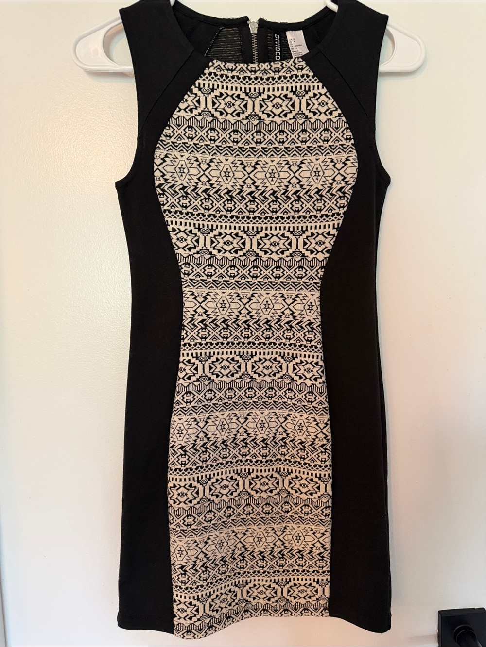 H&M Divided Black & White Geometric Tribal Bodycon Mini Dress Size Small